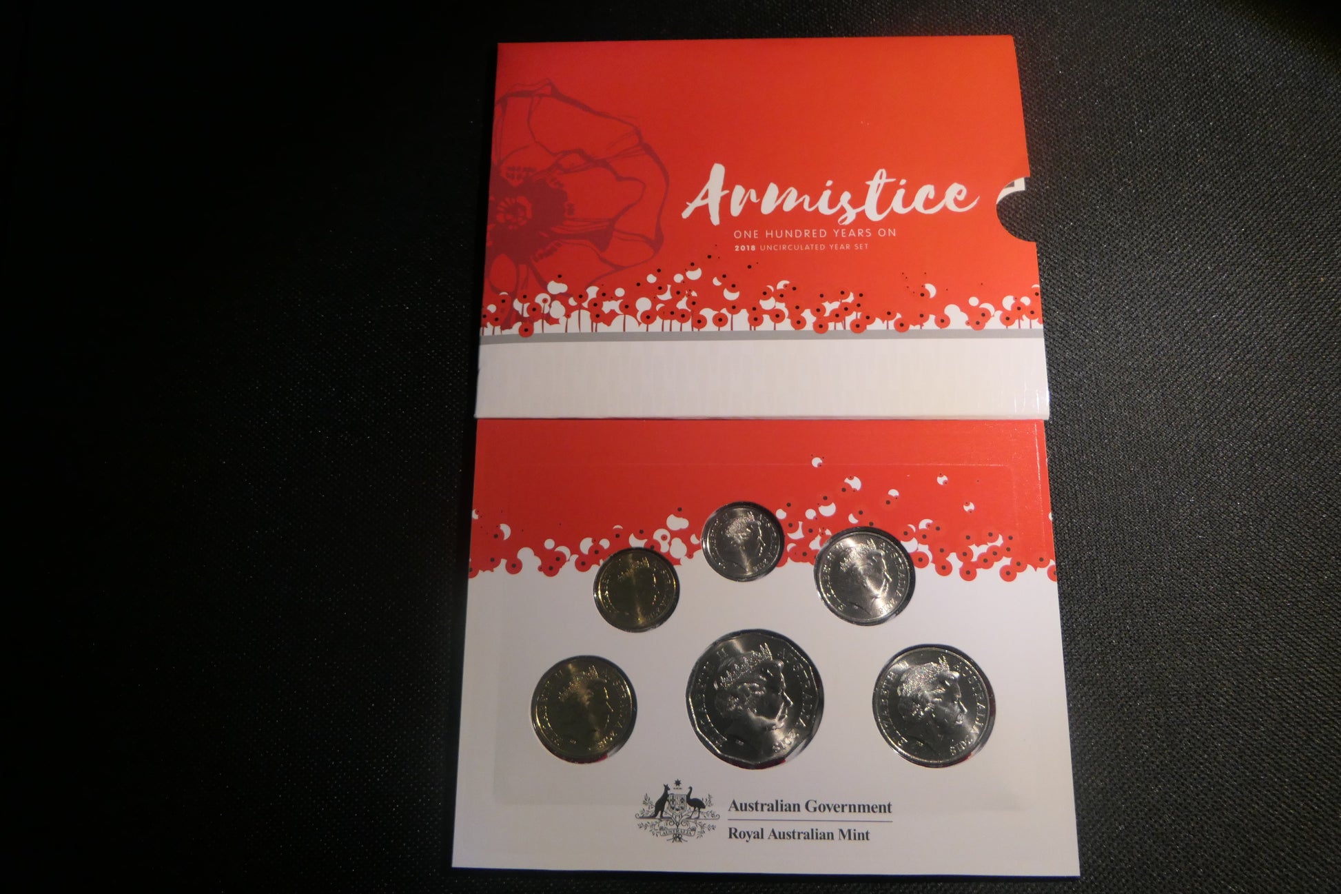 2018 Armistice One Hundred Years on Uncirculated Year Set front
