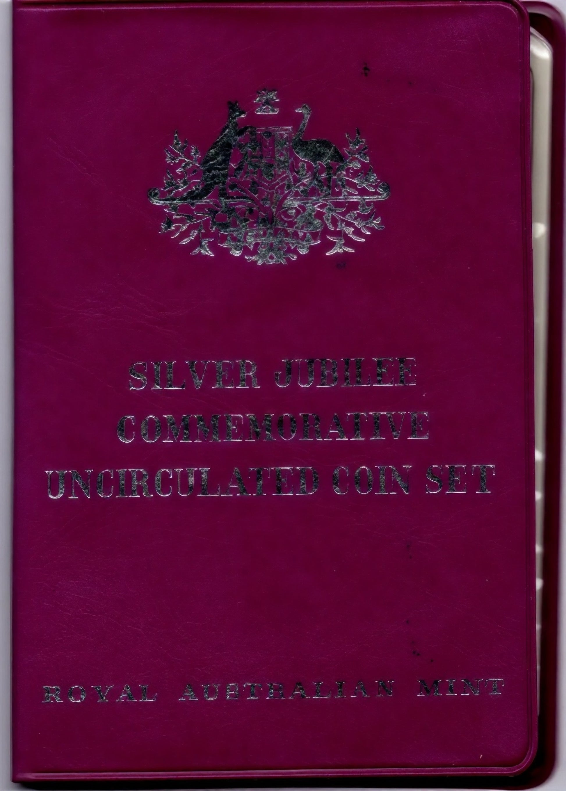 Queen Elizabeth II Silver Jubilee 1977 Uncirculated Coin Set front