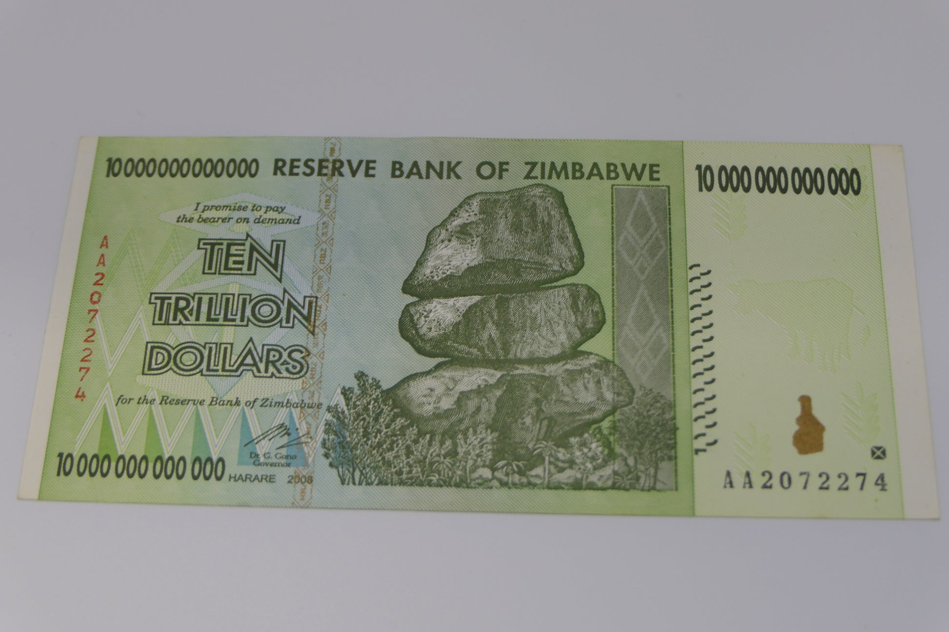 Zimbabwe Ten Trillion Dollars Banknote — 2008 — Uncirculated — Reserve Bank of Zimbabwe front
