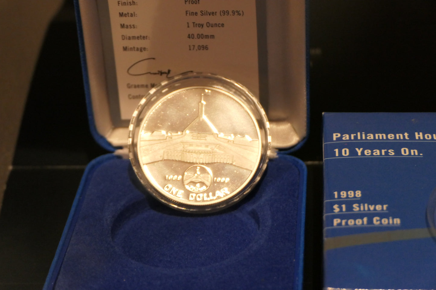 1998 Parliament House: 10 Years on $1 Fine Silver Proof Coin — Royal Australian Mint — No. 05640 reverse