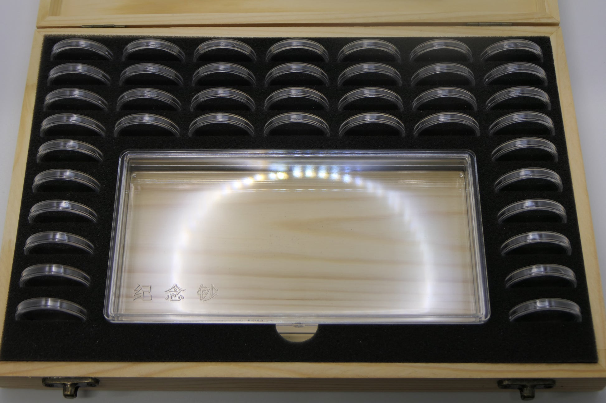 H·f Wooden Coin Collection Box with 30 Capsules & Display Tray front