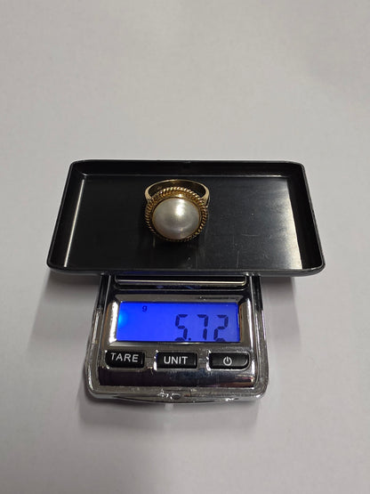 9 ct Yellow gold ring size 7 with Cultured big Pearl centre