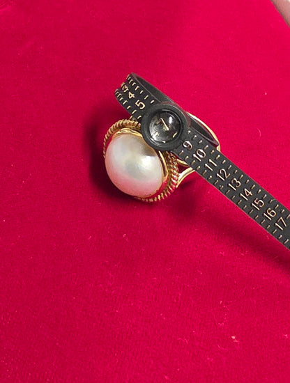 9 ct Yellow gold ring size 7 with Cultured big Pearl centre