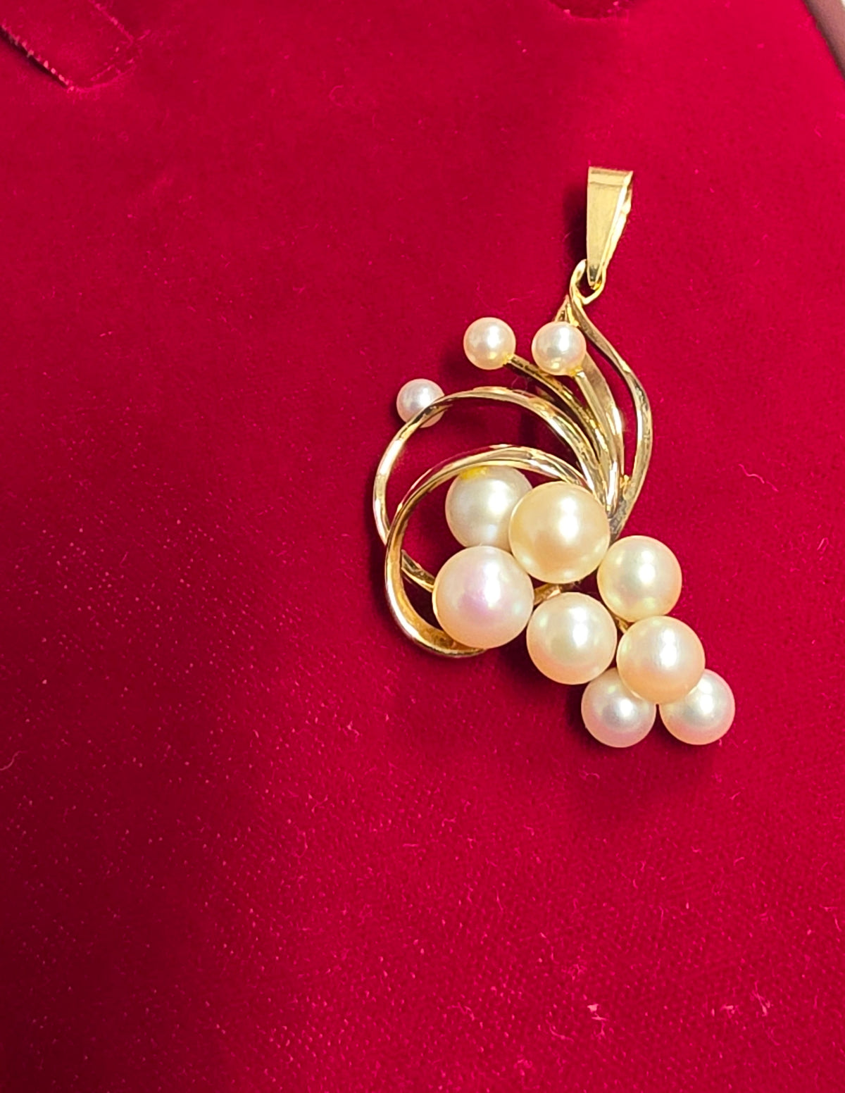 14 ct Vintage Mikimoto Swirl pendant with cultured pearls with 18 ct loop