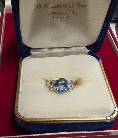9 ct Vintage yellow gold ring size 7 with clear stone